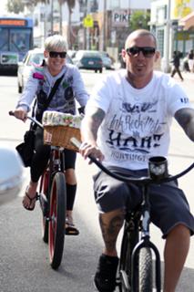 P!nk feet photo thumbnail