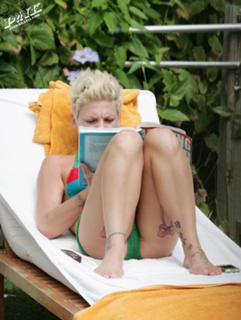 P!nk feet photo thumbnail