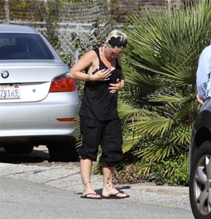 P!nk feet photo thumbnail