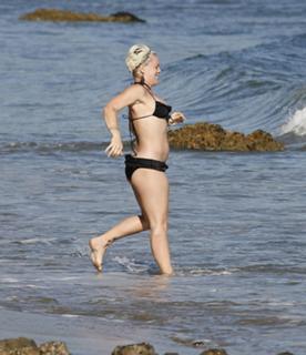 P!nk feet photo thumbnail