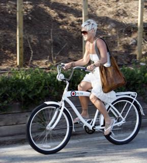 P!nk feet photo thumbnail