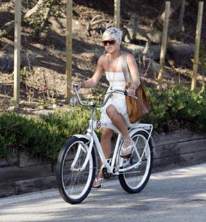 P!nk feet photo thumbnail