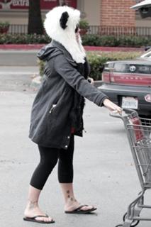 P!nk feet photo thumbnail