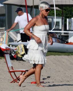P!nk feet photo thumbnail