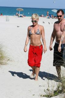 P!nk feet photo thumbnail