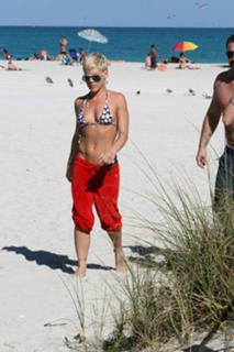 P!nk feet photo thumbnail