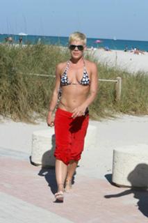 P!nk feet photo thumbnail