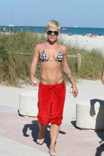 P!nk feet photo thumbnail