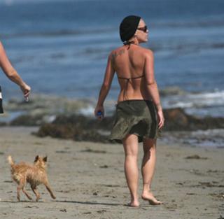 P!nk feet photo thumbnail