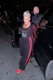 P!nk feet photo thumbnail