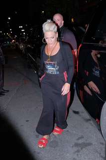 P!nk feet photo thumbnail