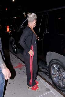 P!nk feet photo thumbnail
