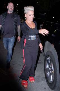 P!nk feet photo thumbnail