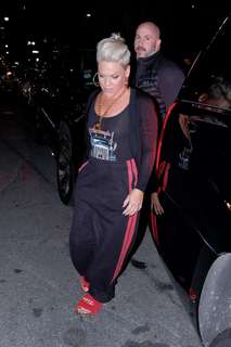 P!nk feet photo thumbnail