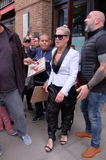 P!nk feet photo thumbnail