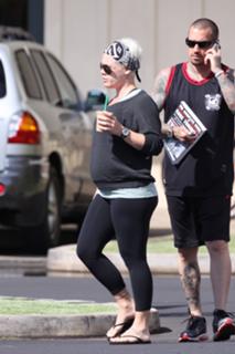 P!nk feet photo thumbnail