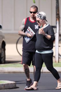 P!nk feet photo thumbnail