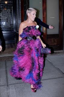 P!nk feet photo thumbnail