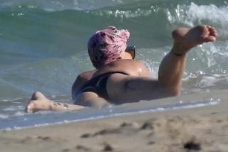 P!nk feet photo thumbnail