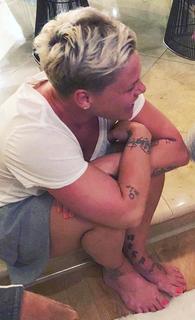 P!nk feet photo thumbnail