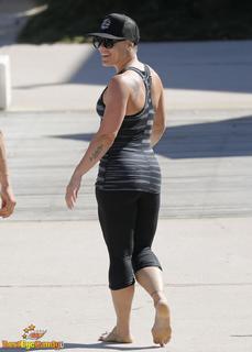 P!nk feet photo thumbnail