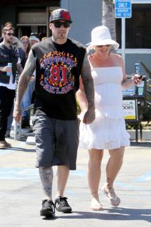 P!nk feet photo thumbnail