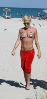 P!nk feet photo thumbnail