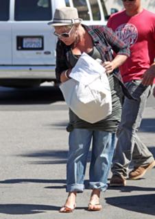 P!nk feet photo thumbnail