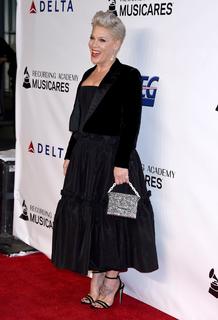 P!nk feet photo thumbnail