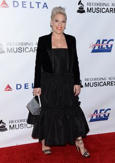 P!nk feet photo thumbnail