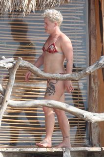 P!nk feet photo thumbnail