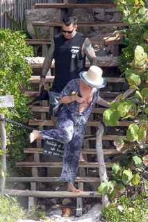 P!nk feet photo thumbnail