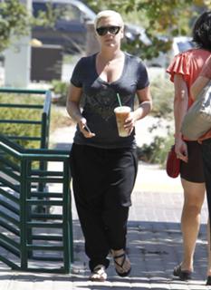 P!nk feet photo thumbnail