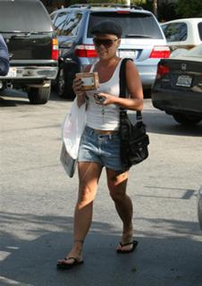 P!nk feet photo thumbnail