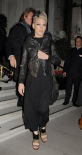 P!nk feet photo thumbnail