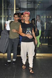 P!nk feet photo thumbnail