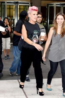 P!nk feet photo thumbnail