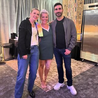 P!nk feet photo thumbnail