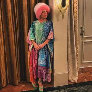 P!nk feet photo thumbnail