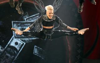 P!nk feet photo thumbnail