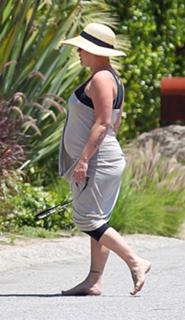 P!nk feet photo thumbnail