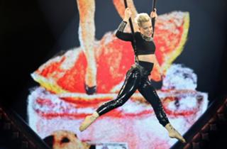 P!nk feet photo thumbnail