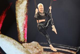 P!nk feet photo thumbnail