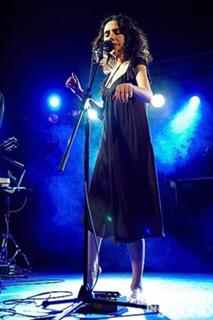 PJ Harvey feet photo 3