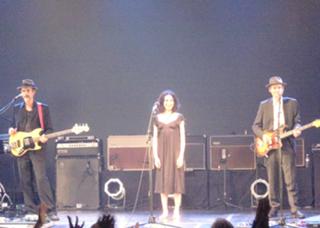 PJ Harvey feet photo 5