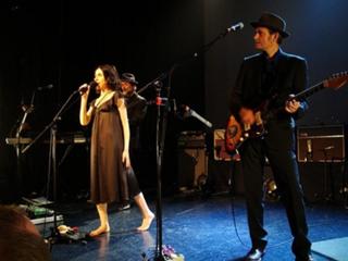 PJ Harvey feet photo 1