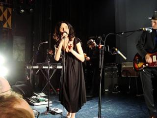 PJ Harvey feet photo 1