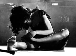PJ Harvey feet photo 2