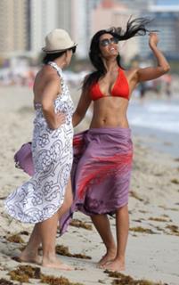 Padma Lakshmi feet photo thumbnail