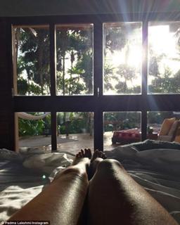 Padma Lakshmi feet photo thumbnail